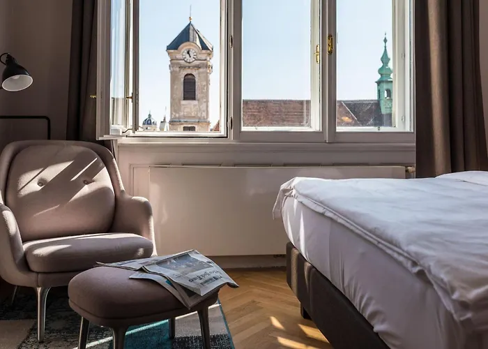 Small Luxury Altstadt Відень