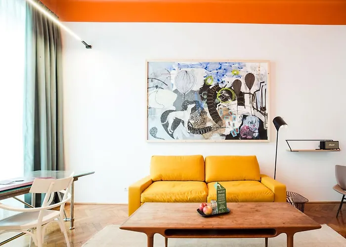 Готель Small Luxury Altstadt 4*