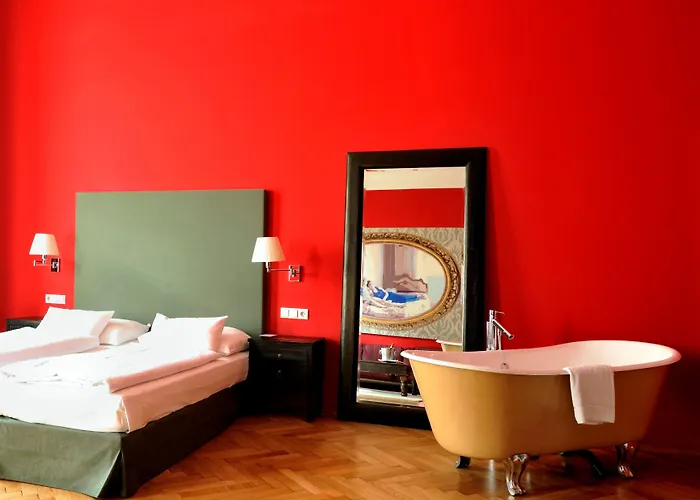 Small Luxury Altstadt Hotel 4*