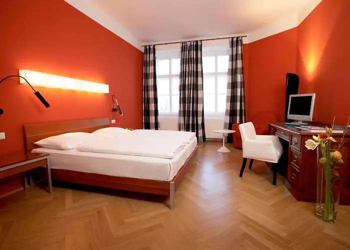 Small Luxury Altstadt Відень