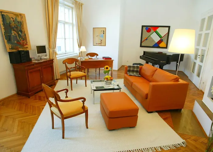 Готель Small Luxury Altstadt 4*