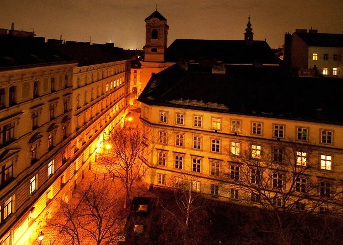 Small Luxury Altstadt Готель 4*
